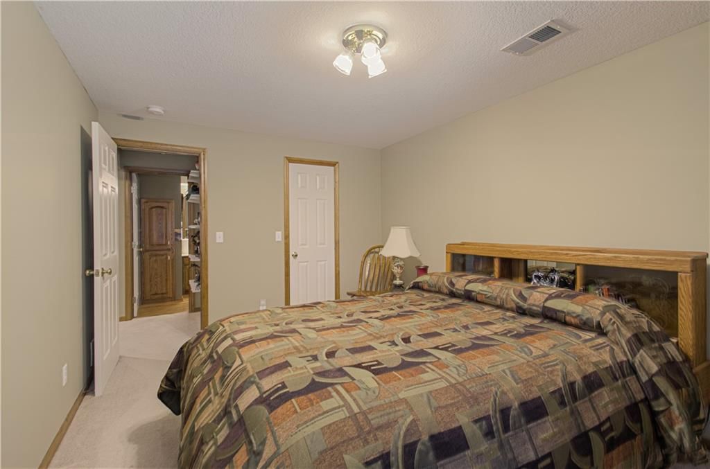 1710 Kathleen Way — photo 23