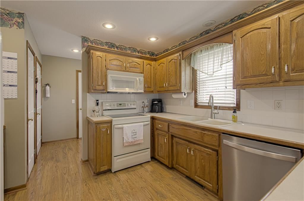 1710 Kathleen Way — photo 7
