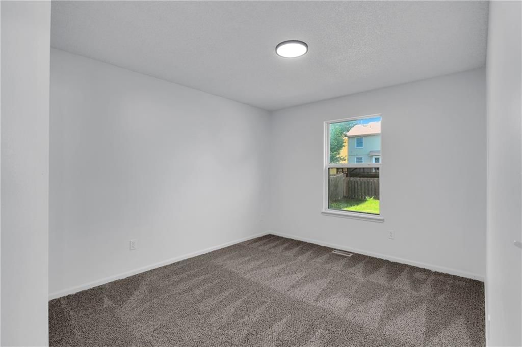 220 NE DREAMWEAVER Avenue — photo 11