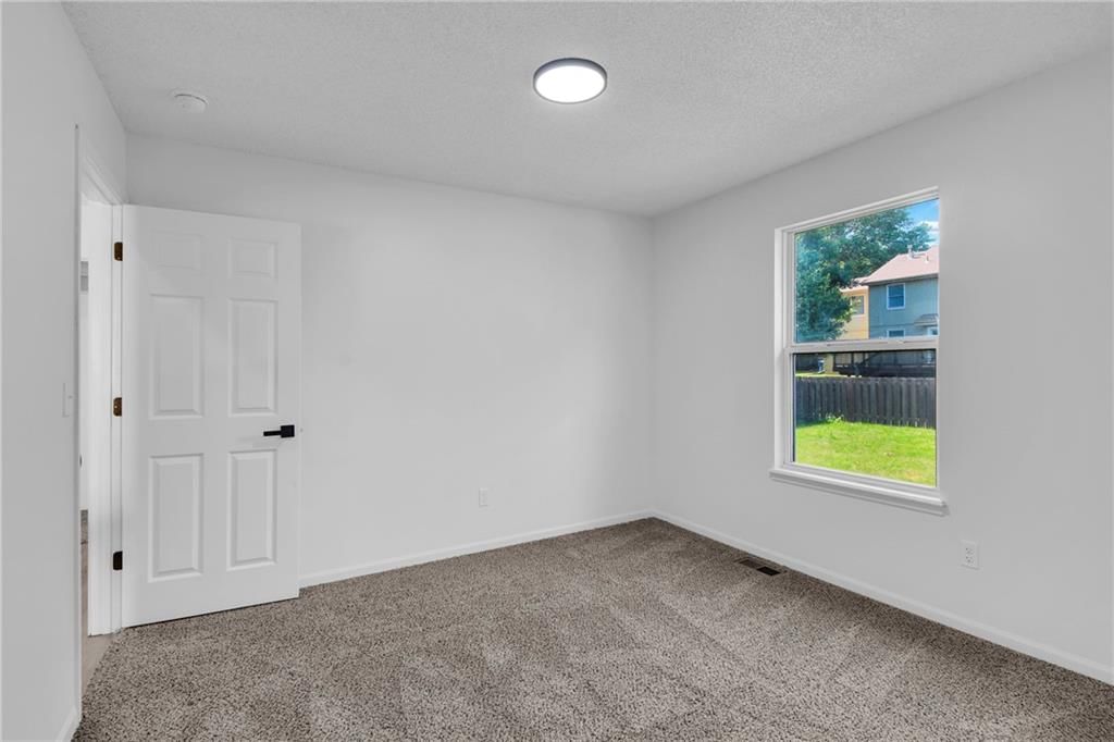 220 NE DREAMWEAVER Avenue — photo 15