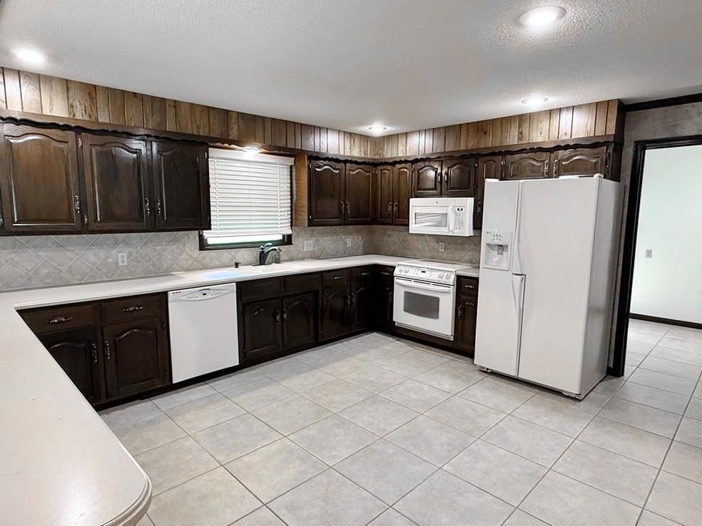 114 W Carman Road — photo 15