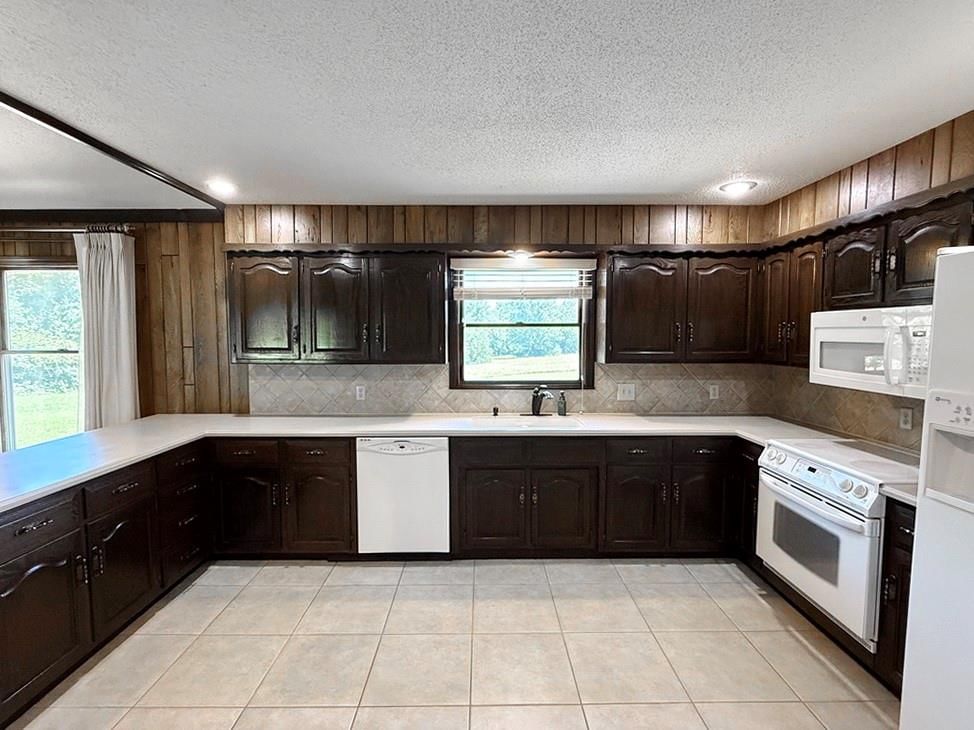 114 W Carman Road — photo 16