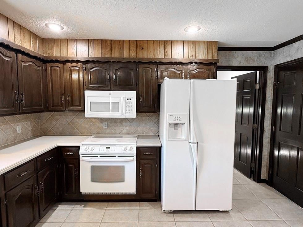 114 W Carman Road — photo 17