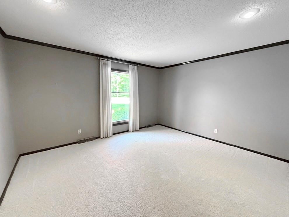114 W Carman Road — photo 26