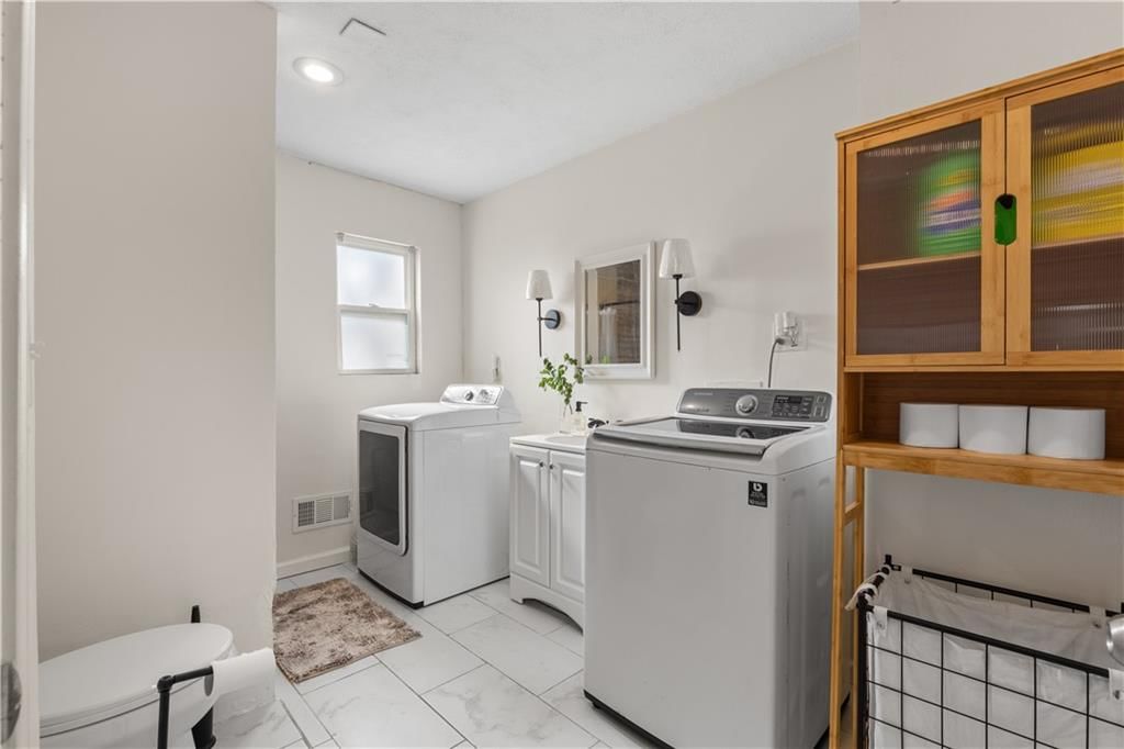 11102 Winchester Avenue — photo 13