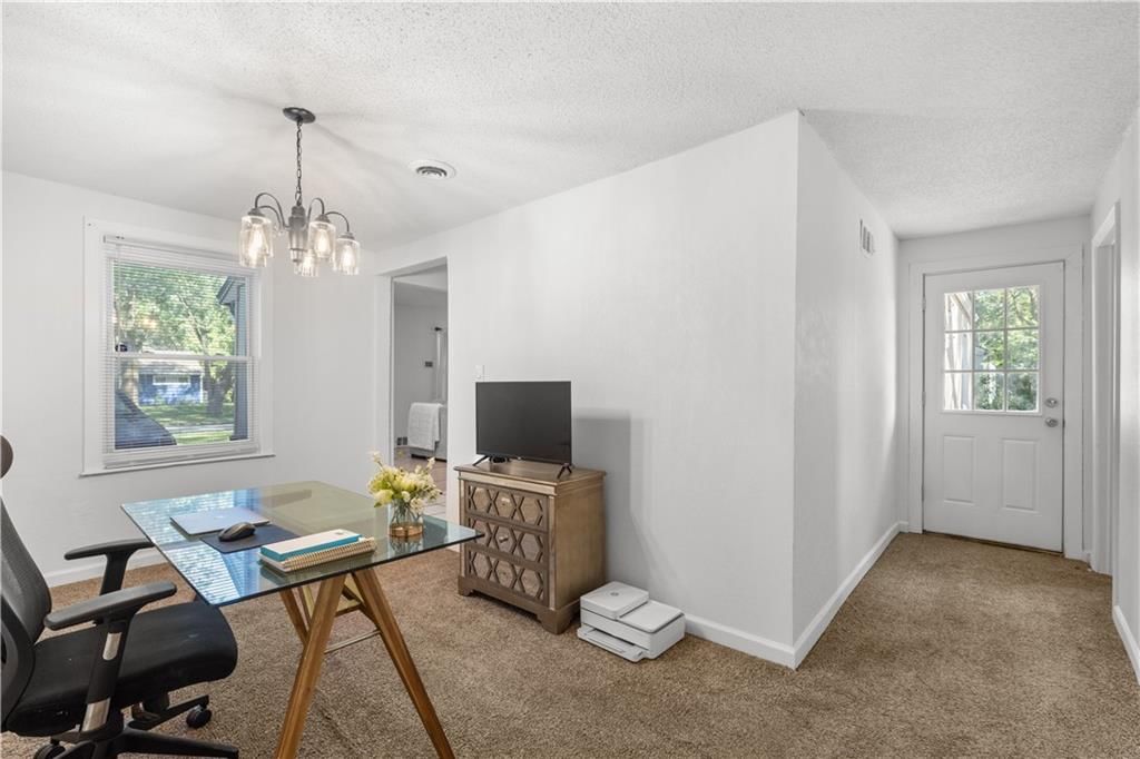11102 Winchester Avenue — photo 15