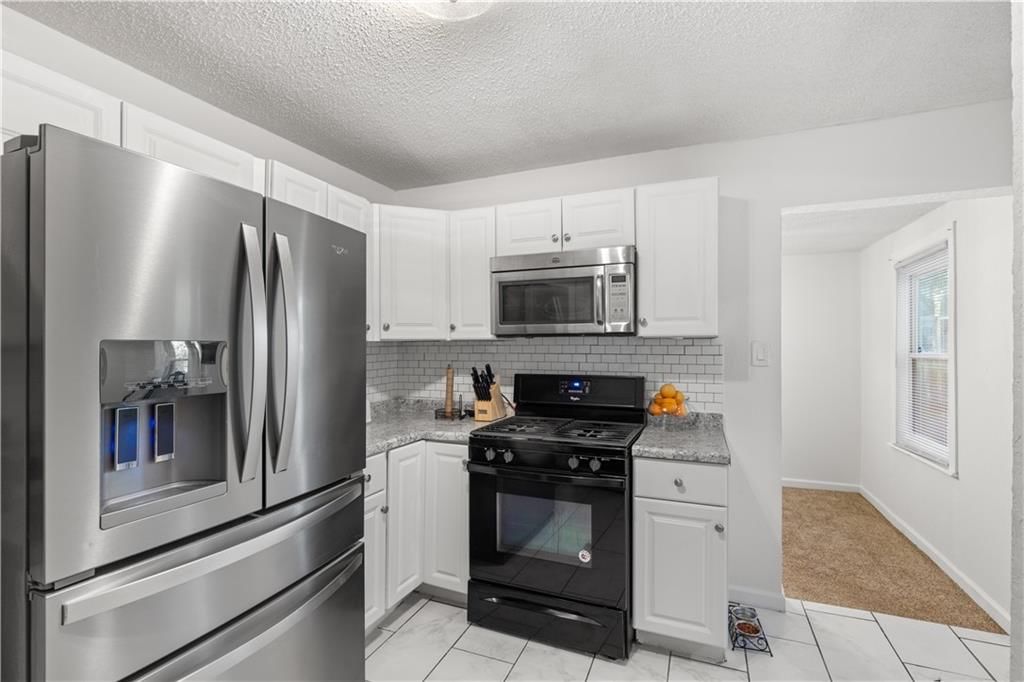 11102 Winchester Avenue — photo 16