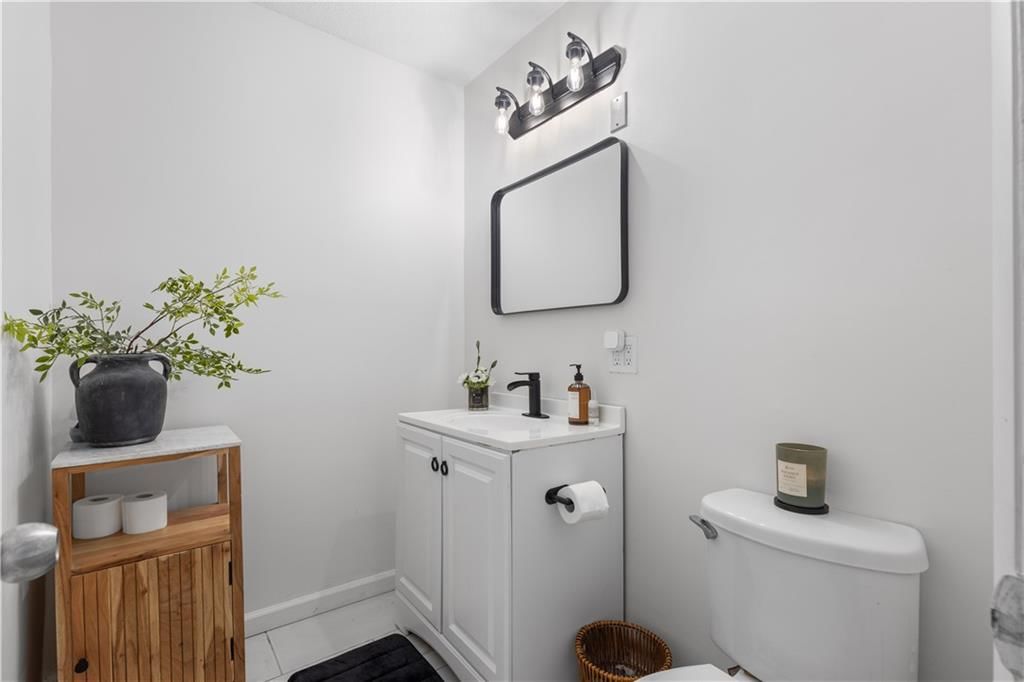 11102 Winchester Avenue — photo 10