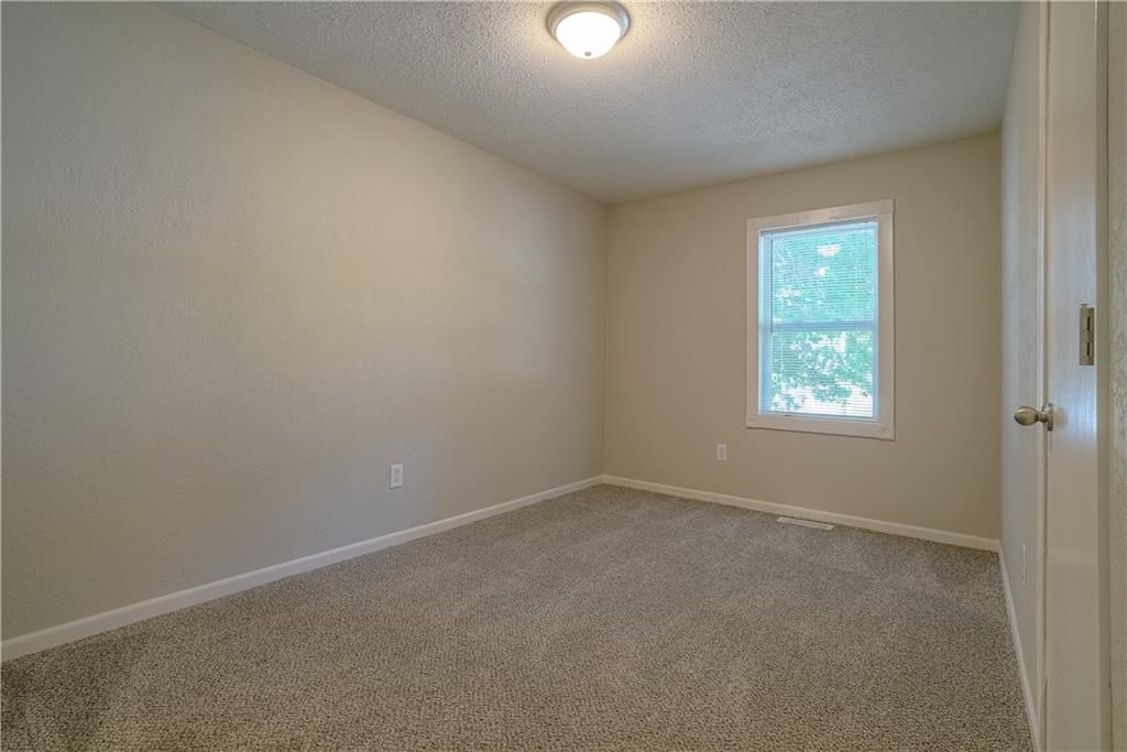 1613 SE Royal Street — photo 17