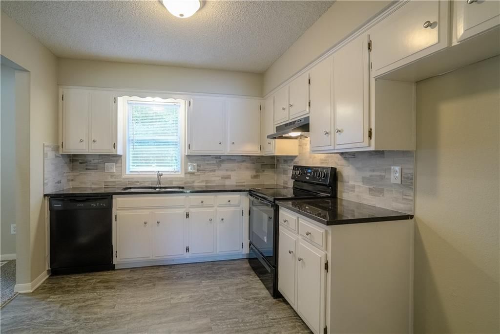 1613 SE Royal Street — photo 9