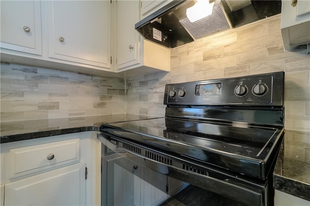 1613 SE Royal Street — photo 10