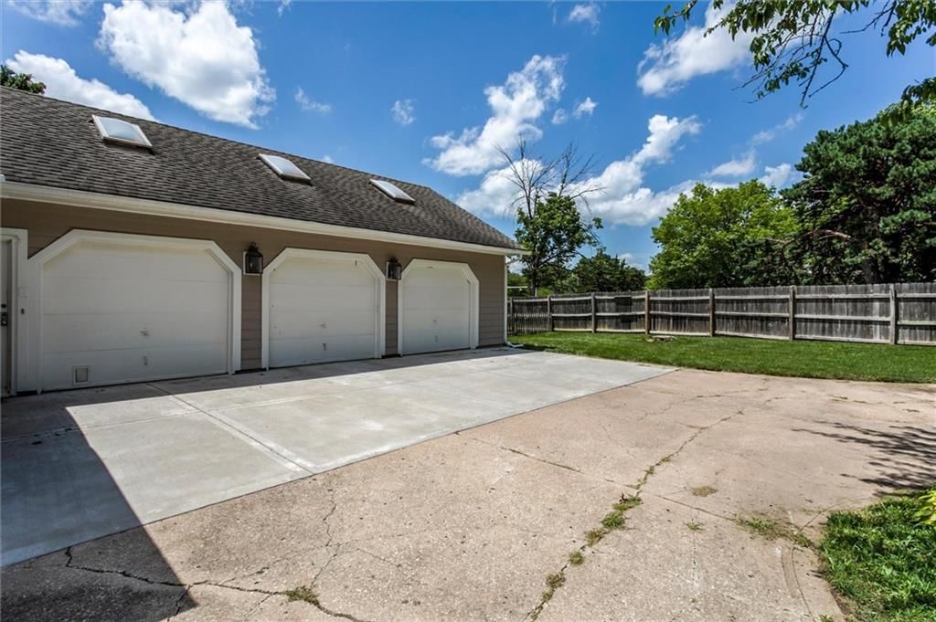 10006 Mackey Circle — photo 24