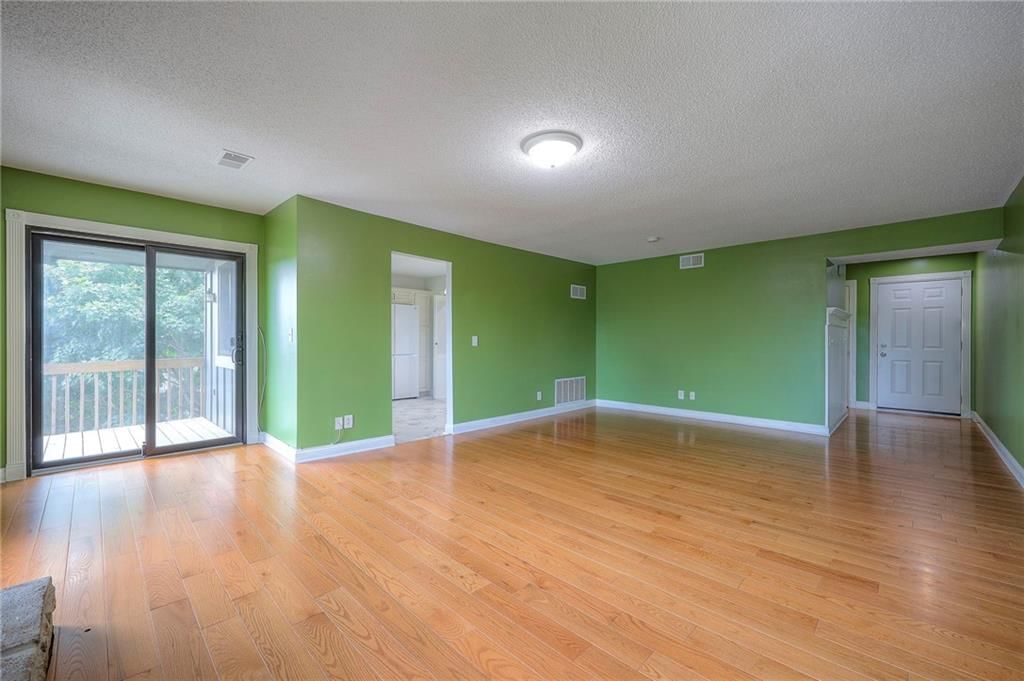 12818 W 110th Terrace — photo 8