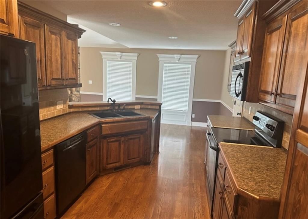 1703 Esther Drive — photo 8