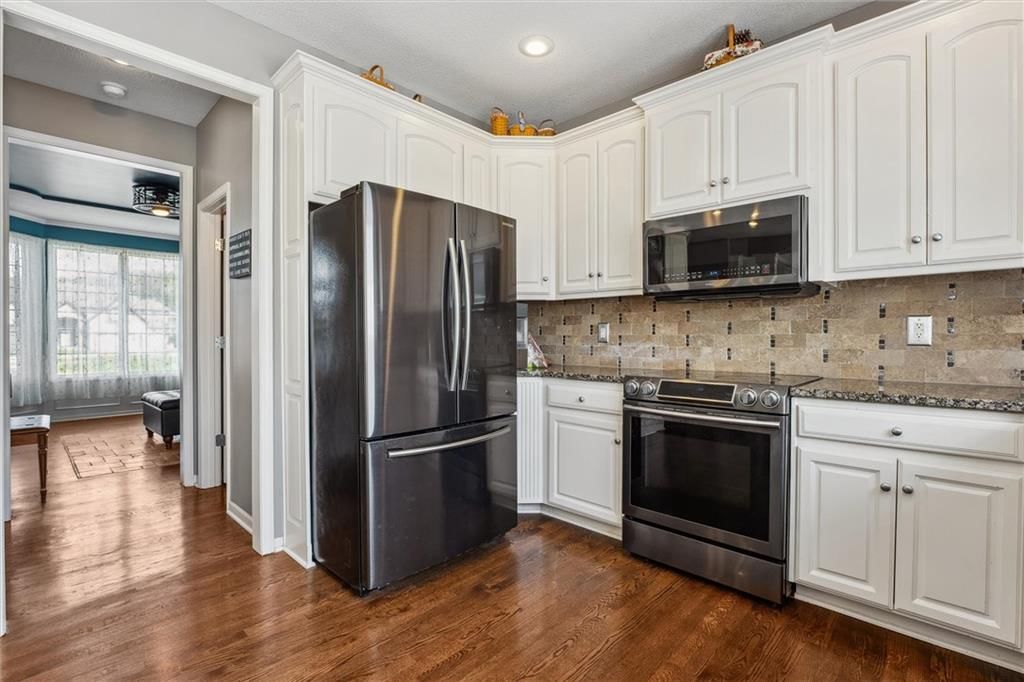 5608 NE Maybrook Circle — photo 11