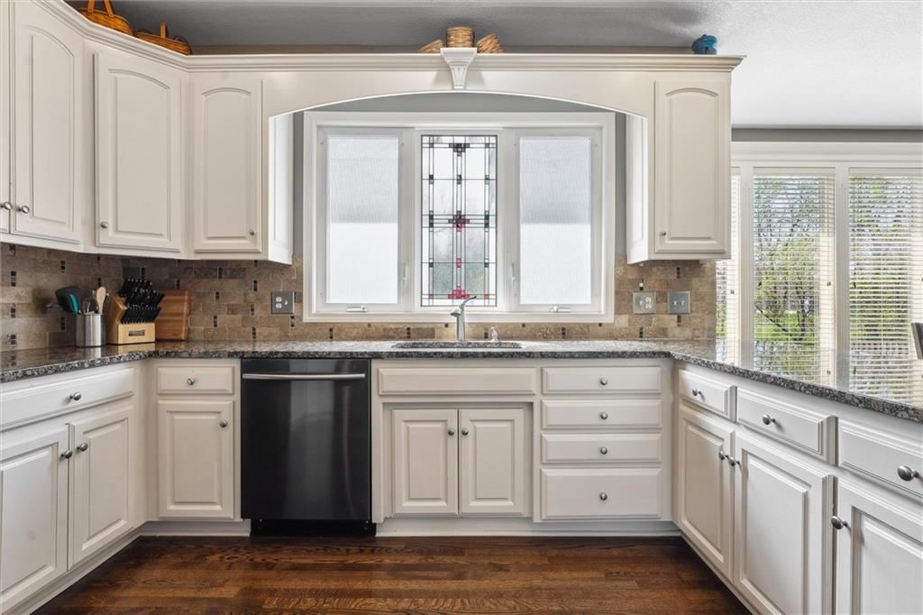 5608 NE Maybrook Circle — photo 14
