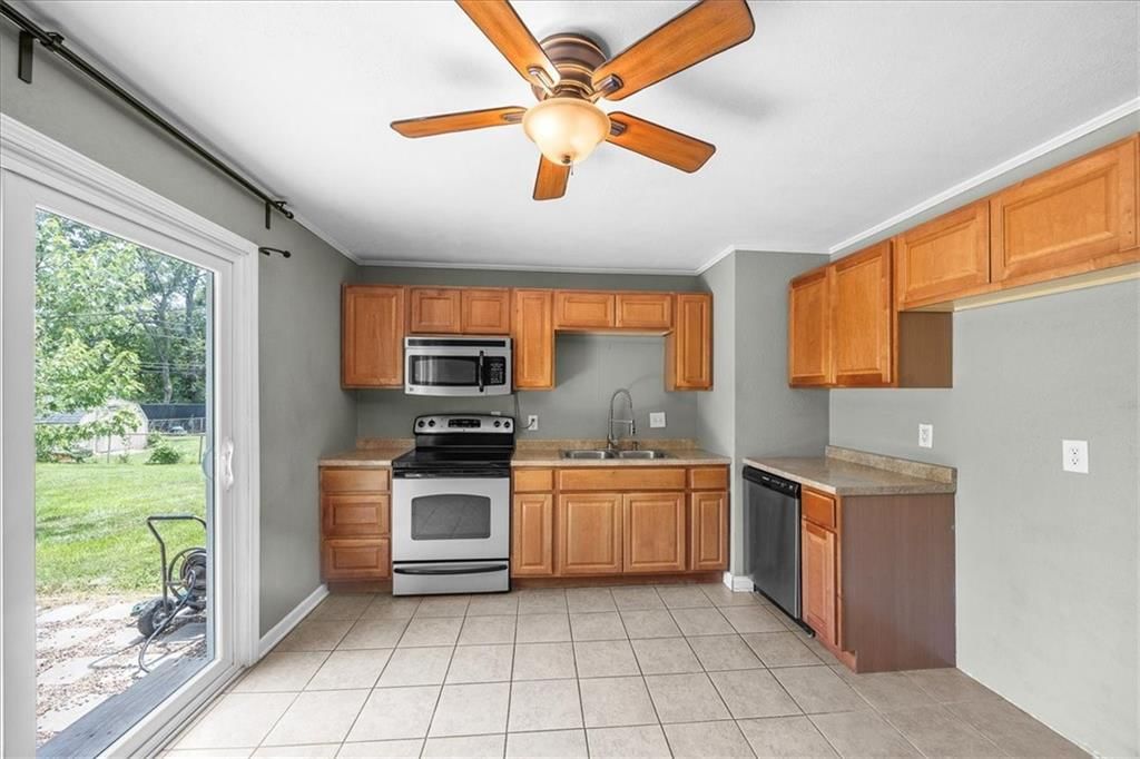 7303 Elm Street — photo 9