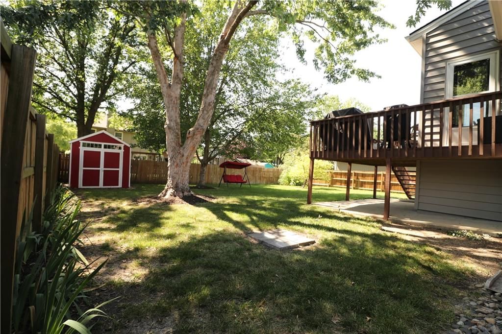 15558 S Apache Street — photo 2