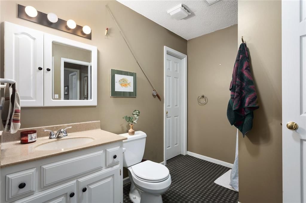 5817 Park Circle — photo 32