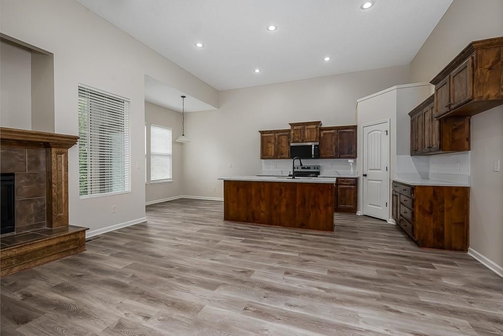 20444 W 125th Terrace — photo 4