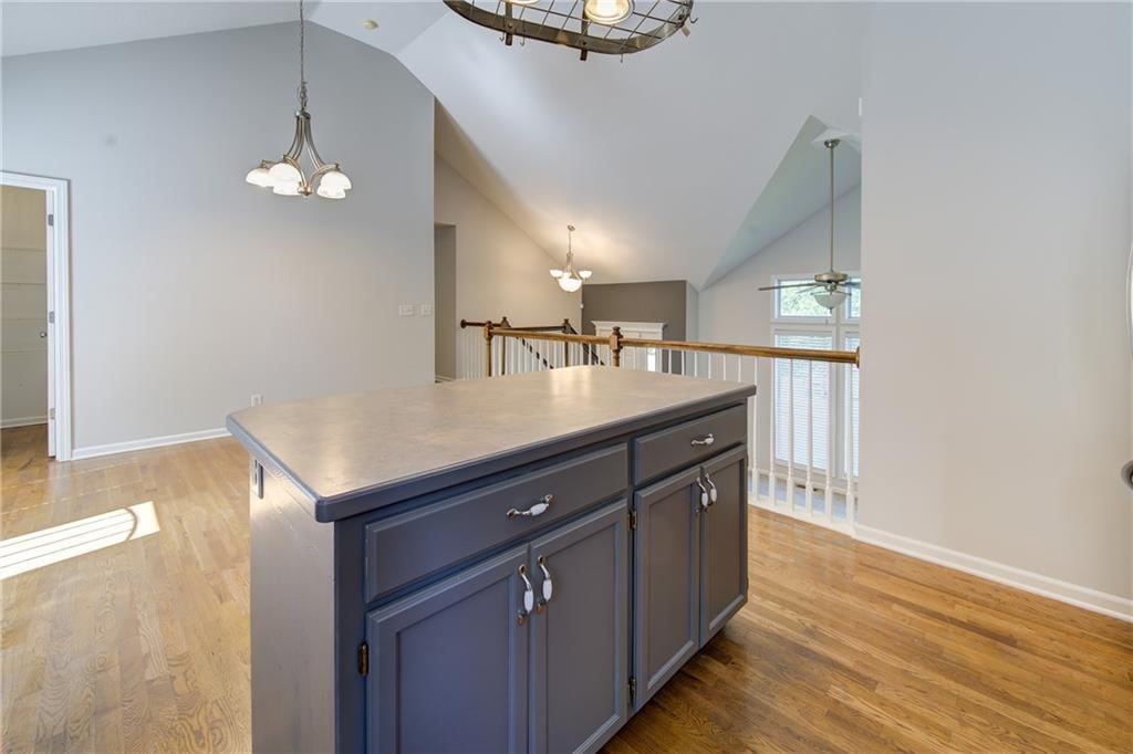 212 NE Topaz Drive — photo 12