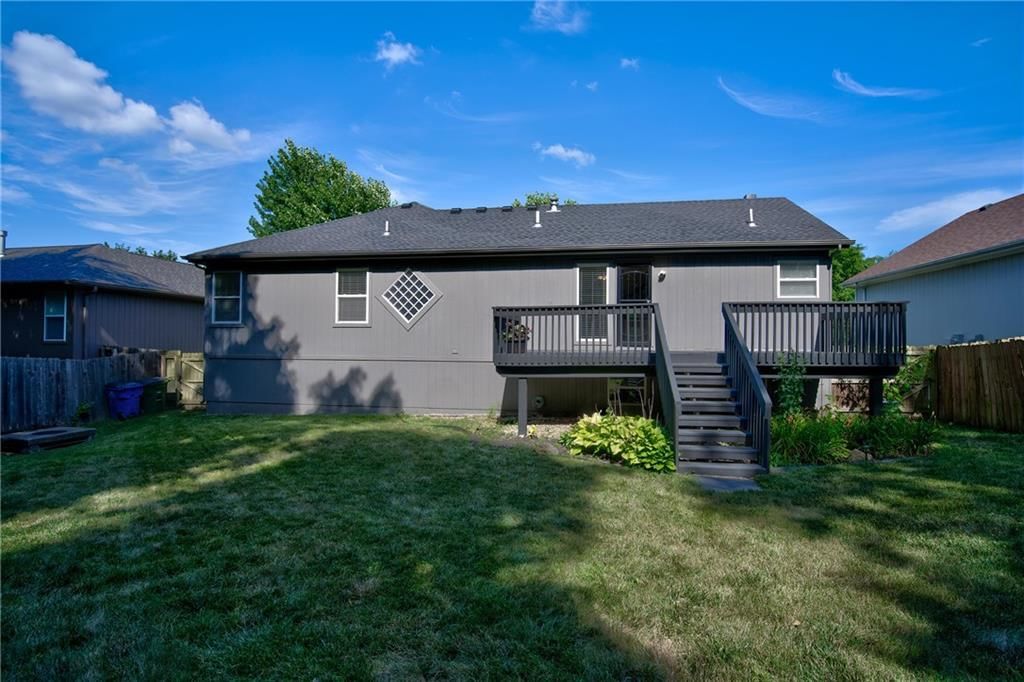 212 NE Topaz Drive — photo 30