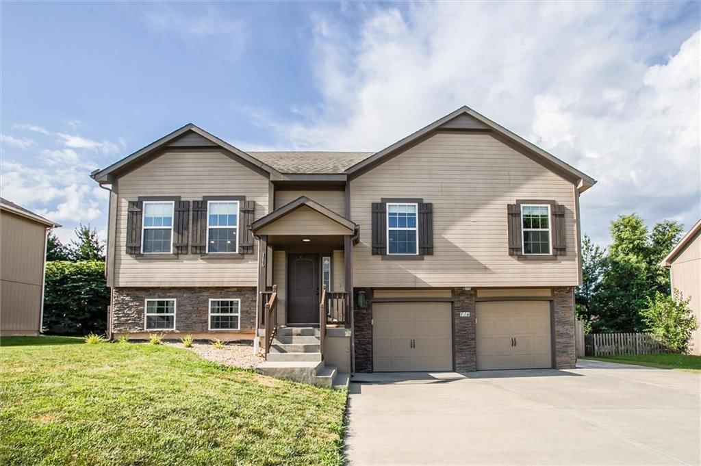 116 SE Hanging Garden Street, Blue Springs, MO