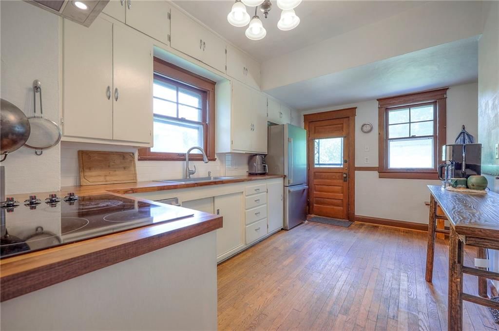 129 S Cypress Avenue — photo 17