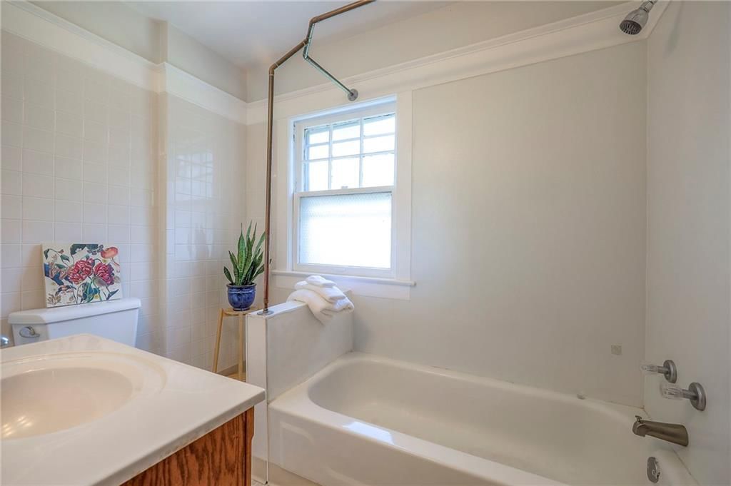 129 S Cypress Avenue — photo 19