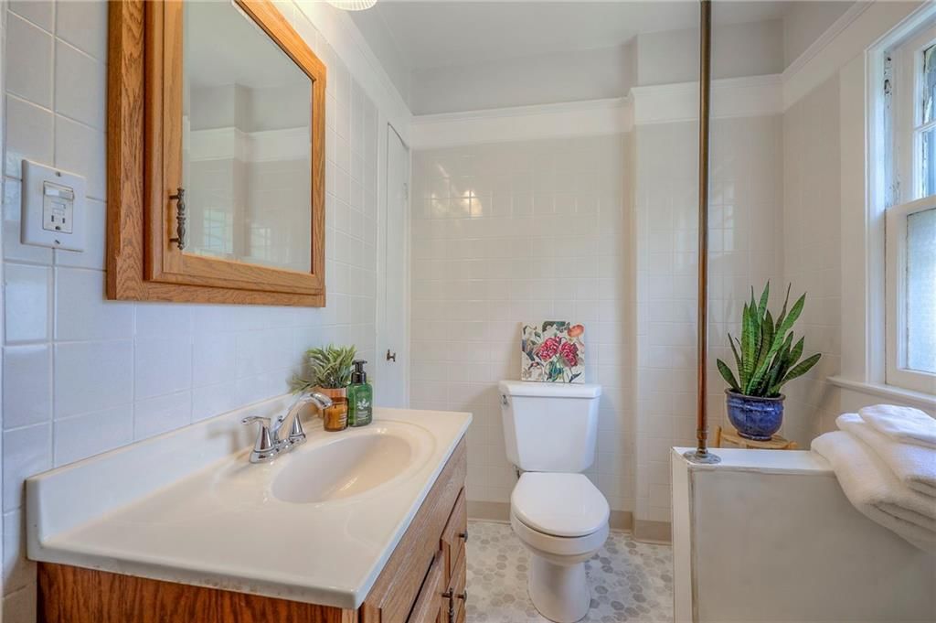 129 S Cypress Avenue — photo 20
