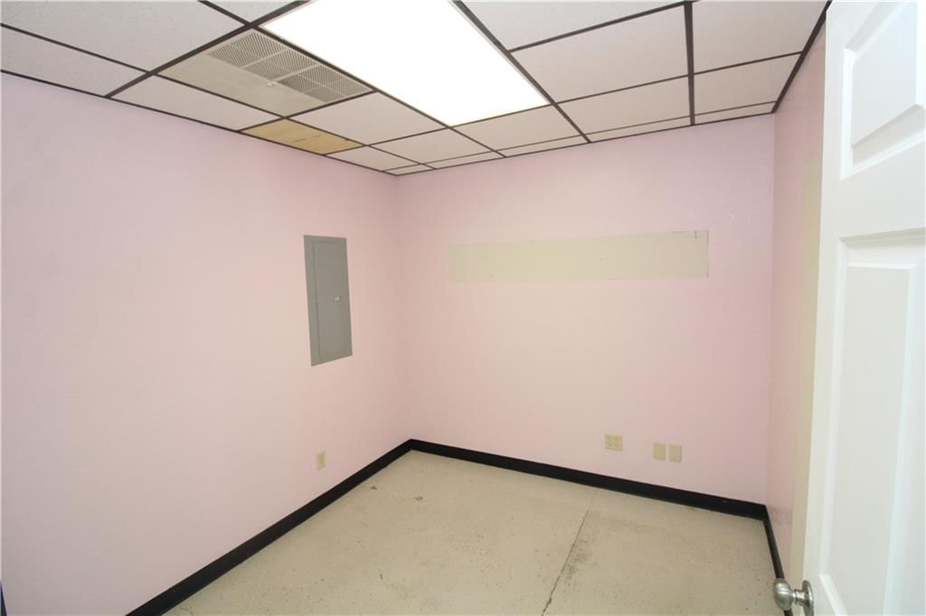 3120 Karnes Suite D Road — photo 6