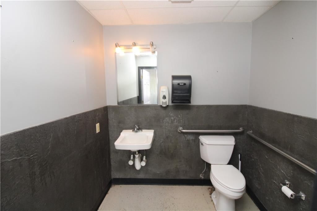 3120 Karnes Suite D Road — photo 8