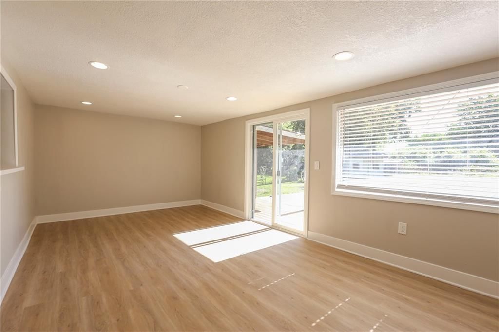 5737 Elm Avenue — photo 11