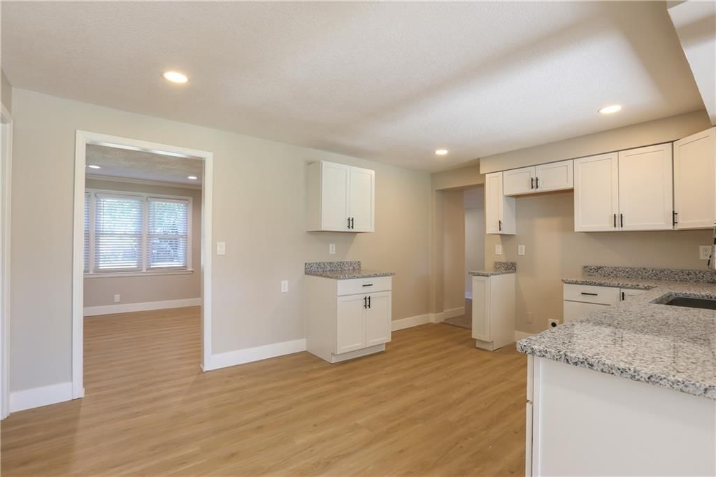 5737 Elm Avenue — photo 9