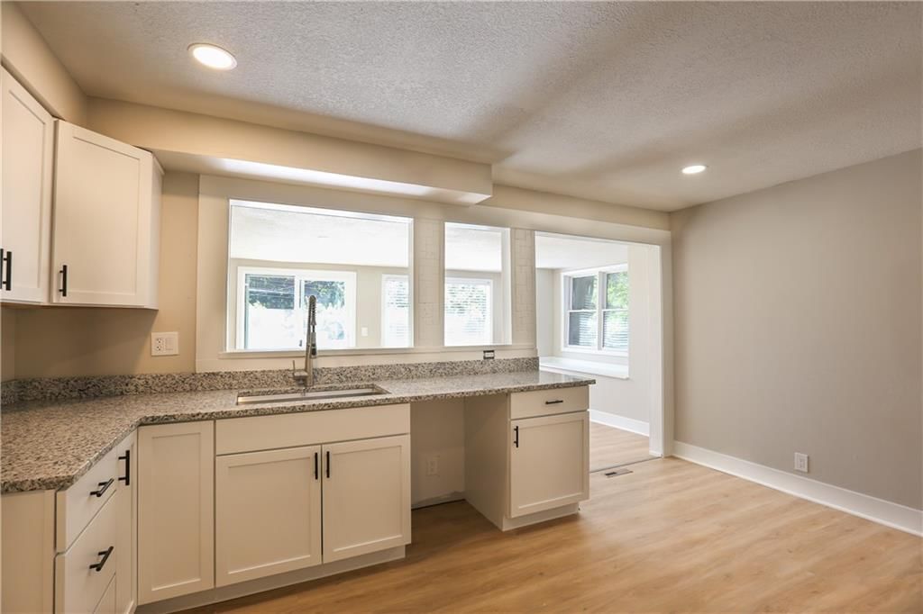 5737 Elm Avenue — photo 10