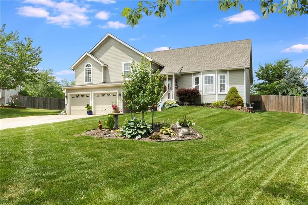 407 Maple Court — photo 3