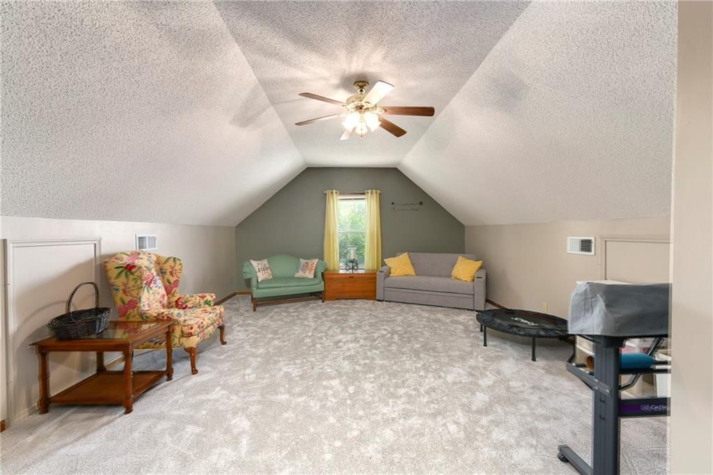 407 Maple Court — photo 26