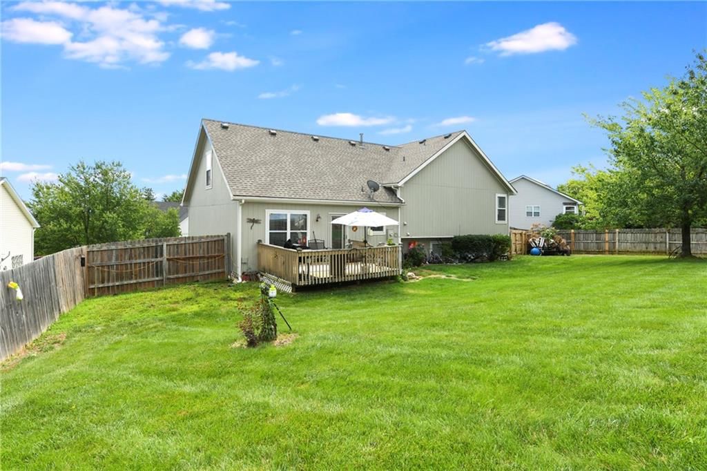 407 Maple Court — photo 38