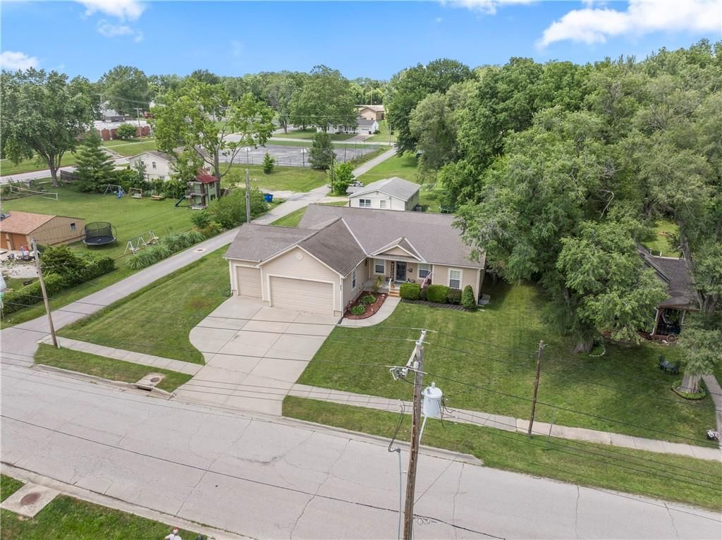 923 E Myrtle Street — photo 44