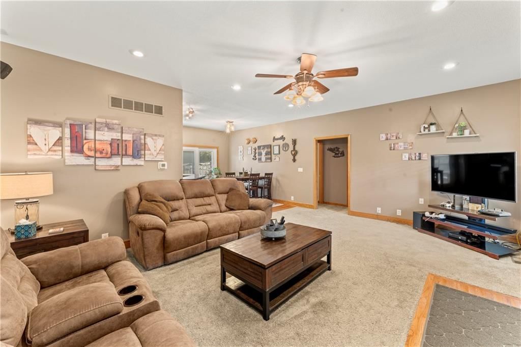 923 E Myrtle Street — photo 8