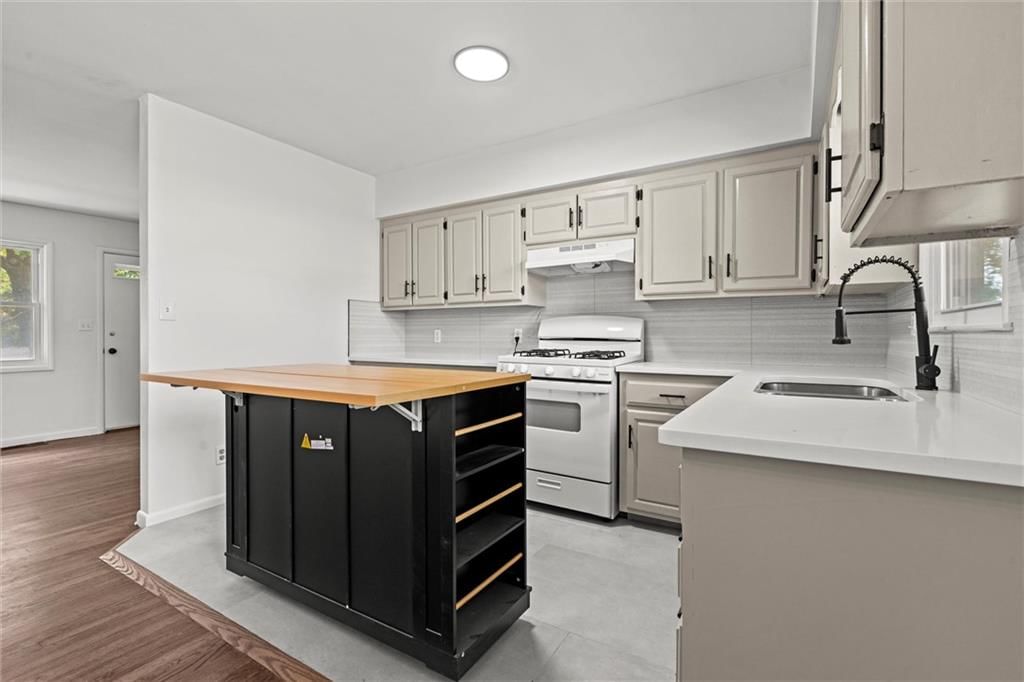 8216 Central Street — photo 13
