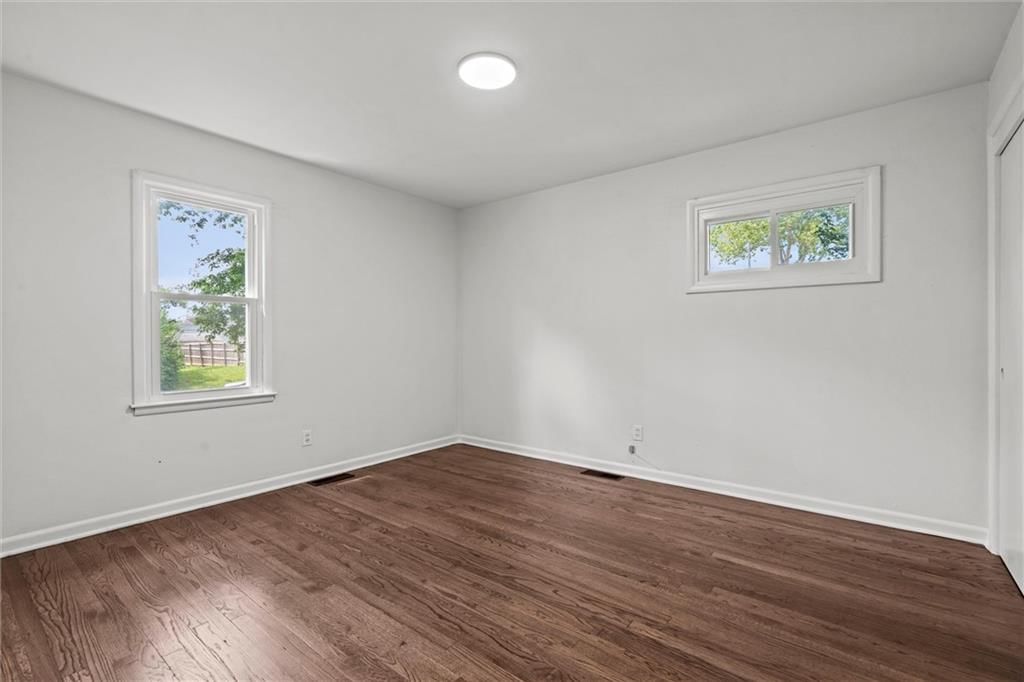 8216 Central Street — photo 14