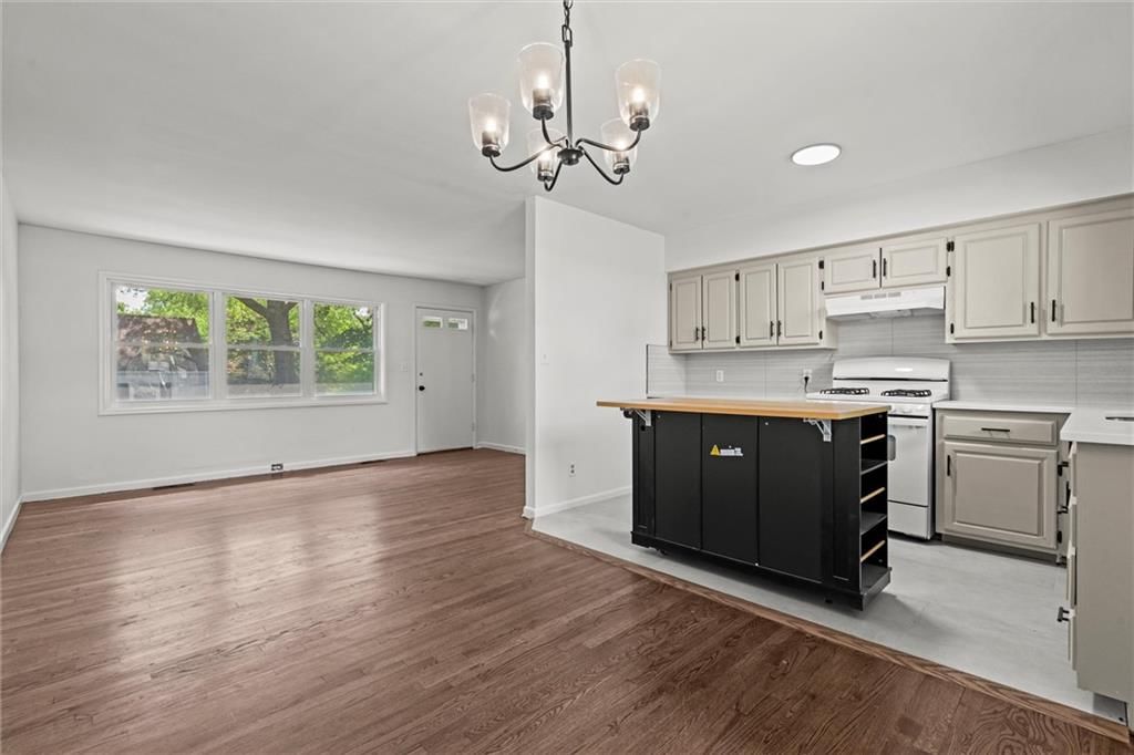 8216 Central Street — photo 8