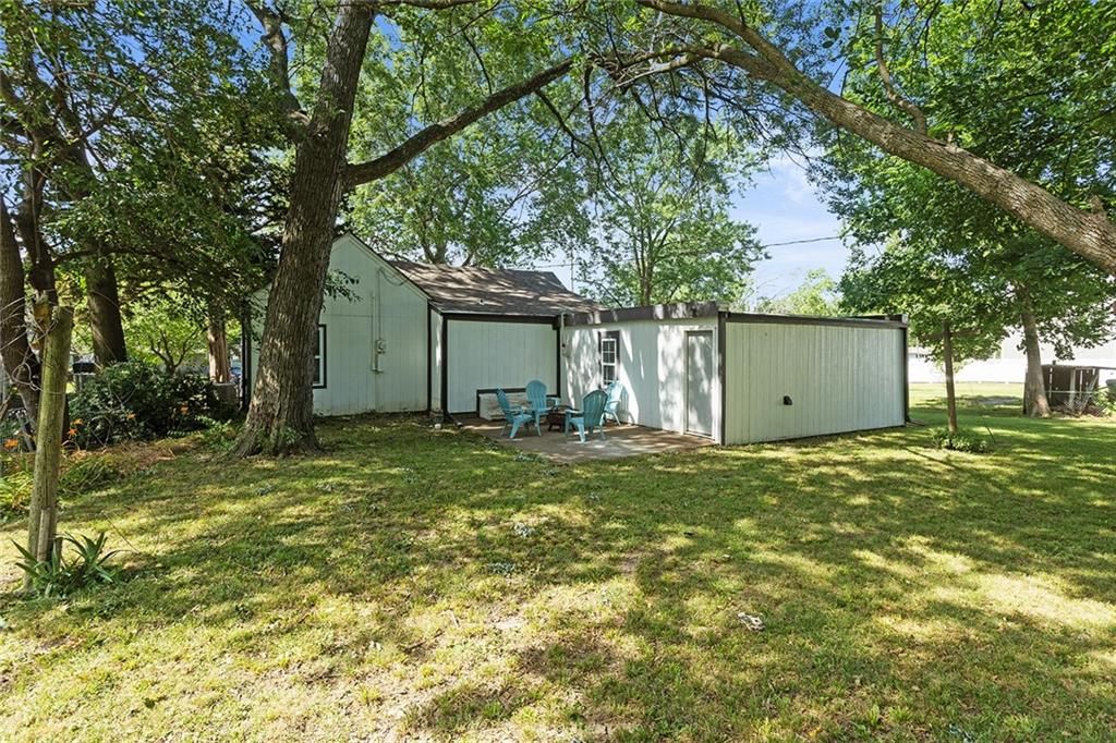 1208 W 21st Street — photo 32