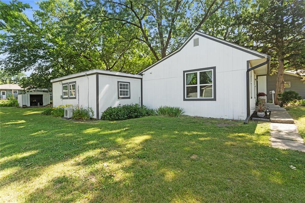 1208 W 21st Street — photo 36