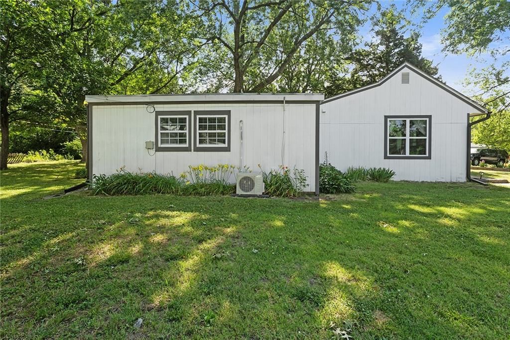 1208 W 21st Street — photo 37