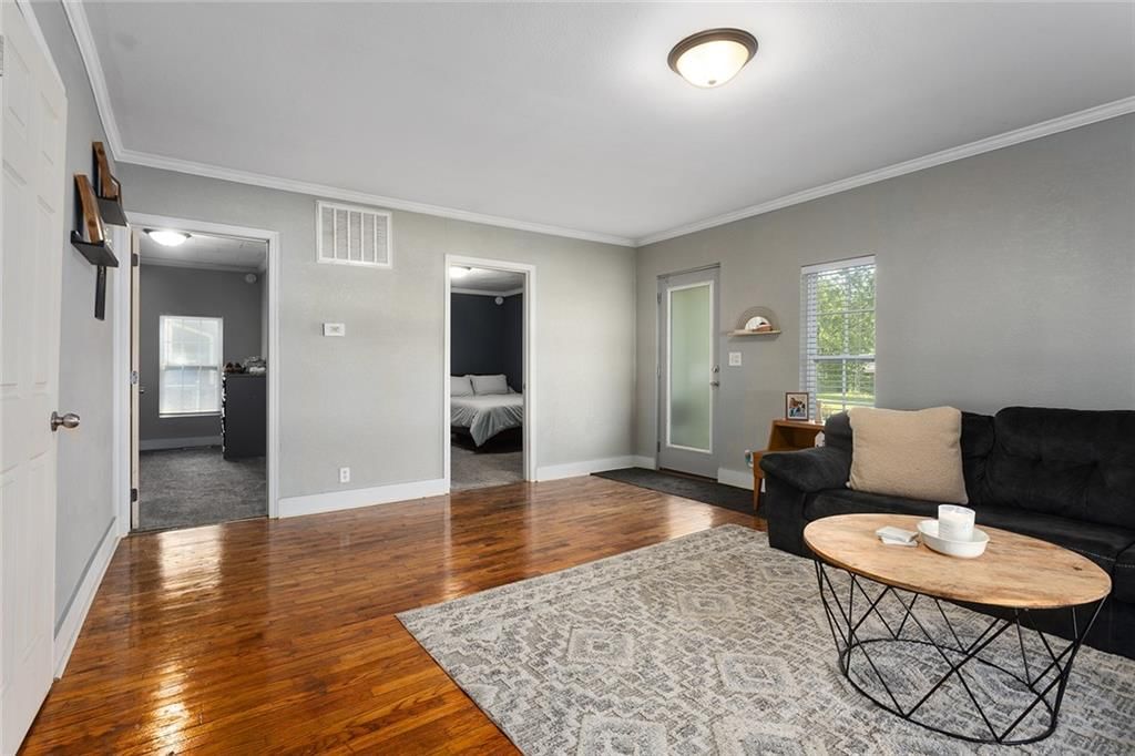 1208 W 21st Street — photo 5