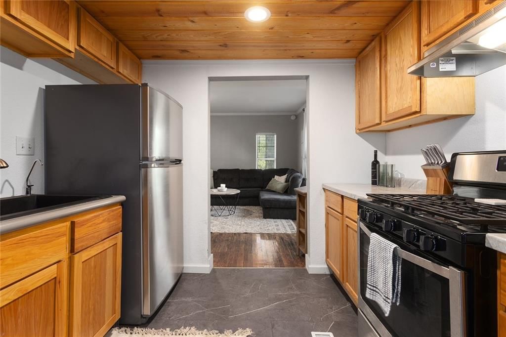 1208 W 21st Street — photo 7