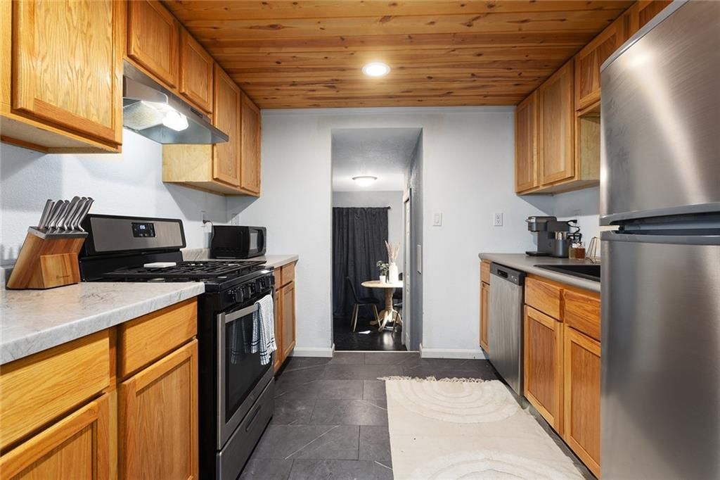 1208 W 21st Street — photo 8