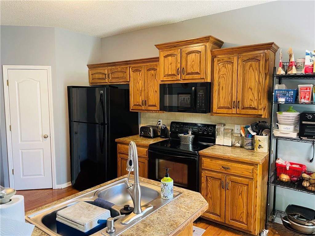 17540 W 159th Court — photo 9